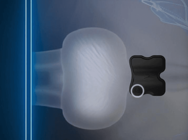 Power-on close-up: press and hold the center power button for one second